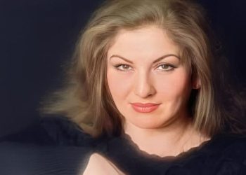 وفاة الشاعرة والفنانة مها بيرقدار