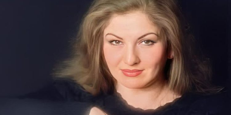 وفاة الشاعرة والفنانة مها بيرقدار