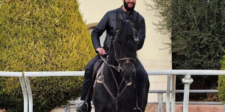 أحمد الشرع والخيول.. بين الولع الشخصي وصراعات القيادة