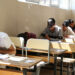 طلاب في الحسكة خلال تقديم امتحاناتهم