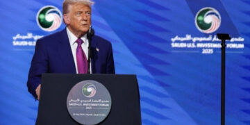 ترامب يعلن تعليق العقوبات الاقتصادية على سوريا